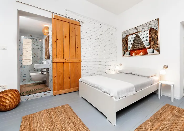 Apartments & Rooms Carera 6